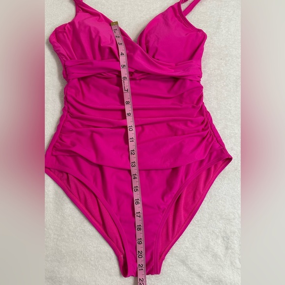 Essentials by CATALINA  Pink One Piece Swimsuit with Ruched Bodice Size M (8-10) - Picture 3 of 9